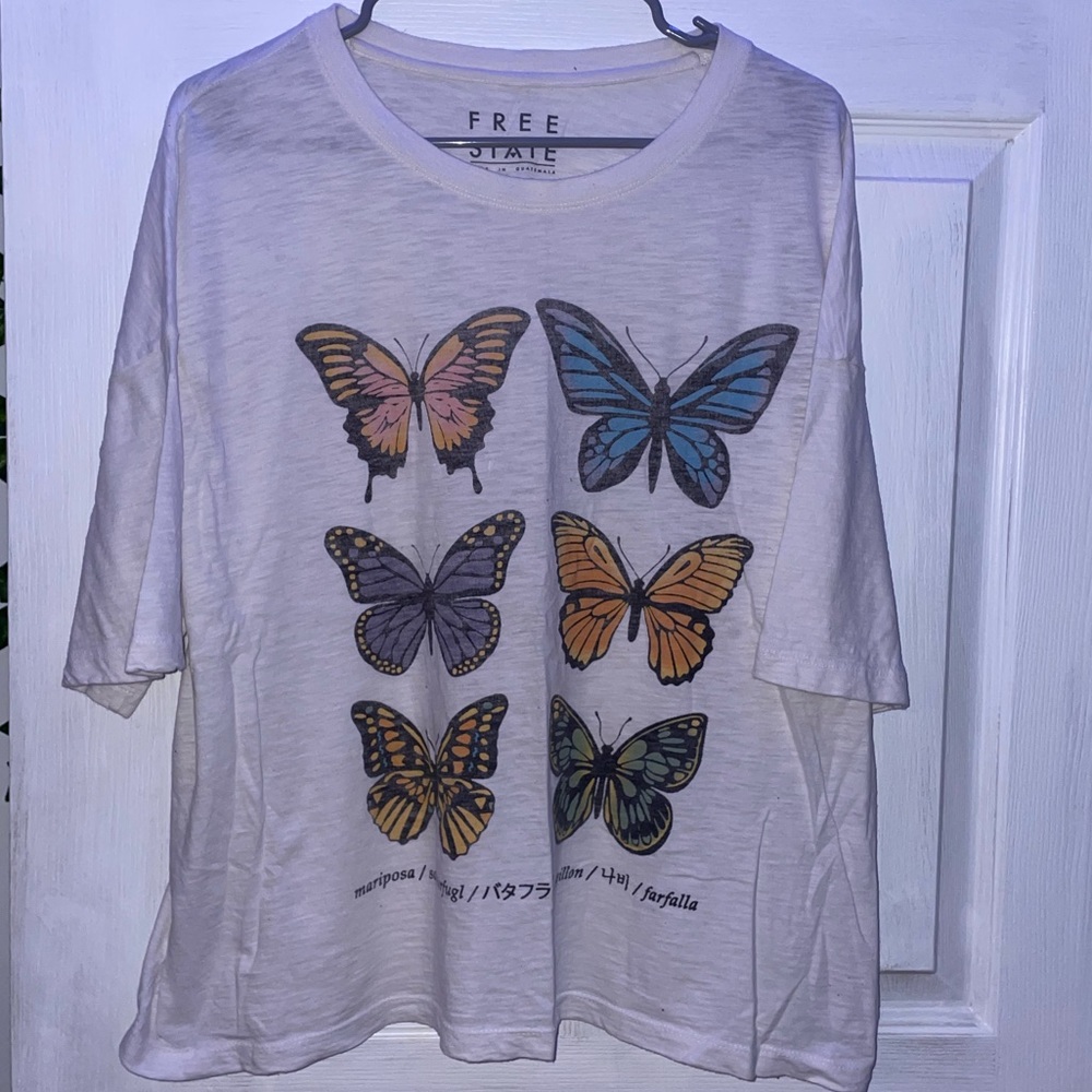 Graphic tee shirt with butterflies